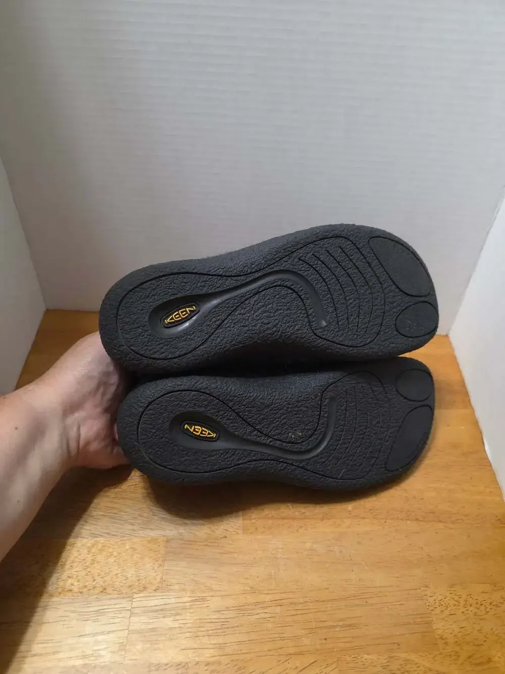 KEEN Men's Howser II Slip-On Shoes Dark Gray Felt